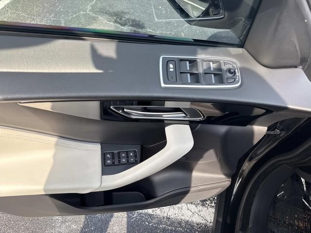 Used 2018 Black Jaguar 35t R-Sport image 18