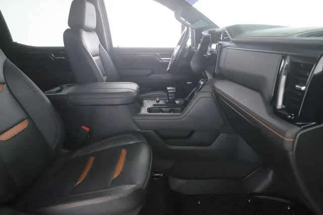 Used 2023 White GMC AT4 image 32
