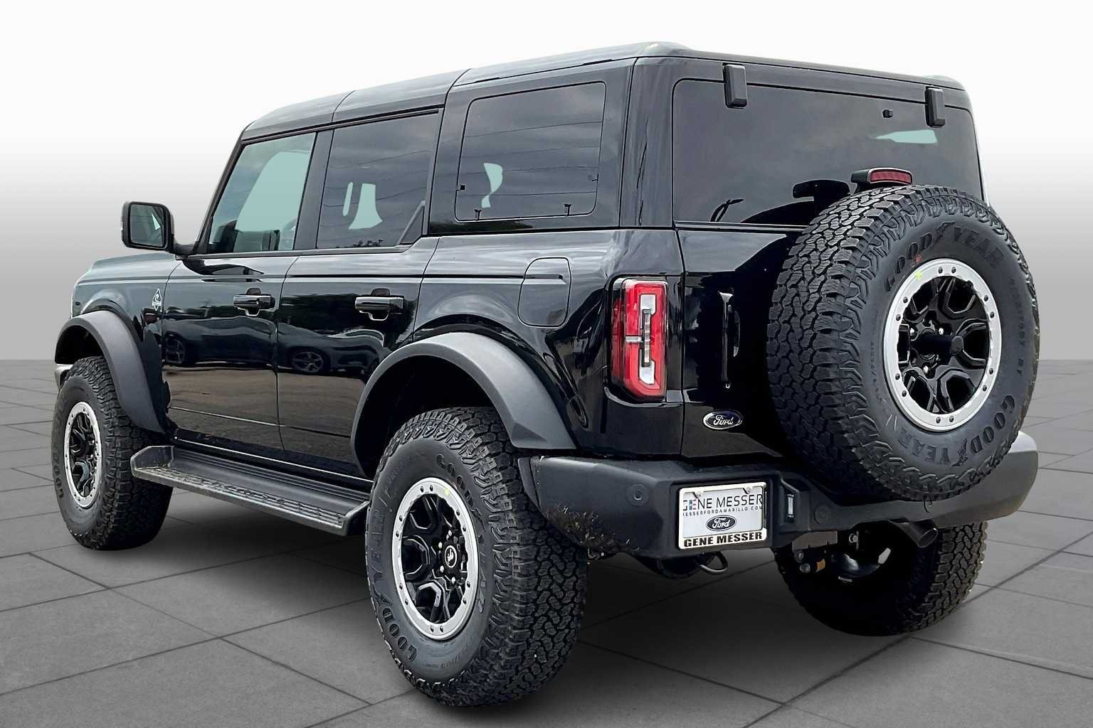 Certified Used 2025 Shadow Black Ford Outer Banks image 12