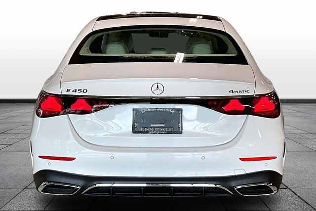 New 2026 MANUFAKTUR Moonlight White Metallic Mercedes-Benz E 450 image 5