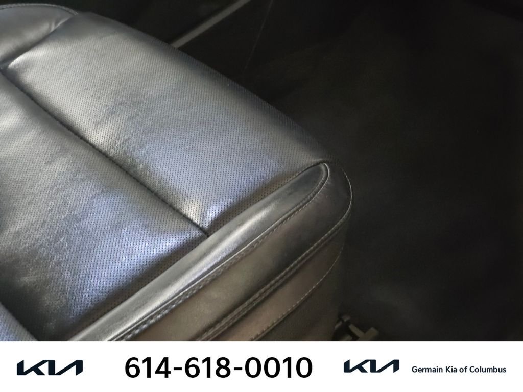 Used 2020 Black Kia S image 28