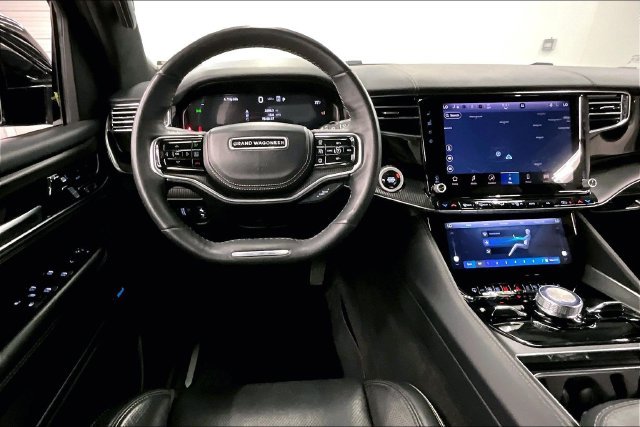 Used 2024 Diamond Black Crystal Pearlcoat Jeep Series II image 6