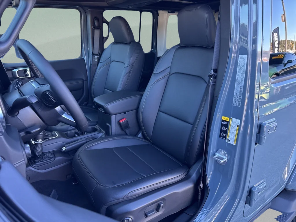 New 2026 Anvil Clear-Coat Exterior Paint Jeep Sahara image 11