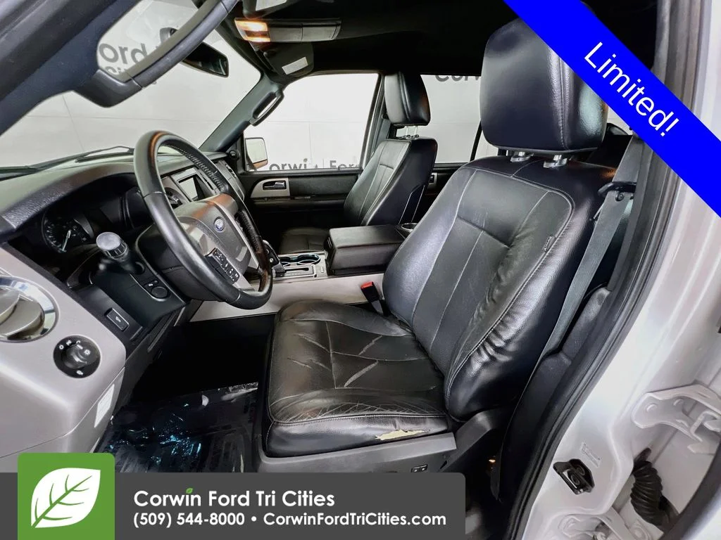 Used 2017 White Platinum Clearcoat Metallic Ford Limited image 26