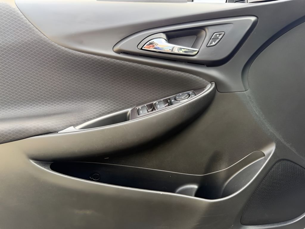 Used 2023 Gray Chevrolet LT image 9