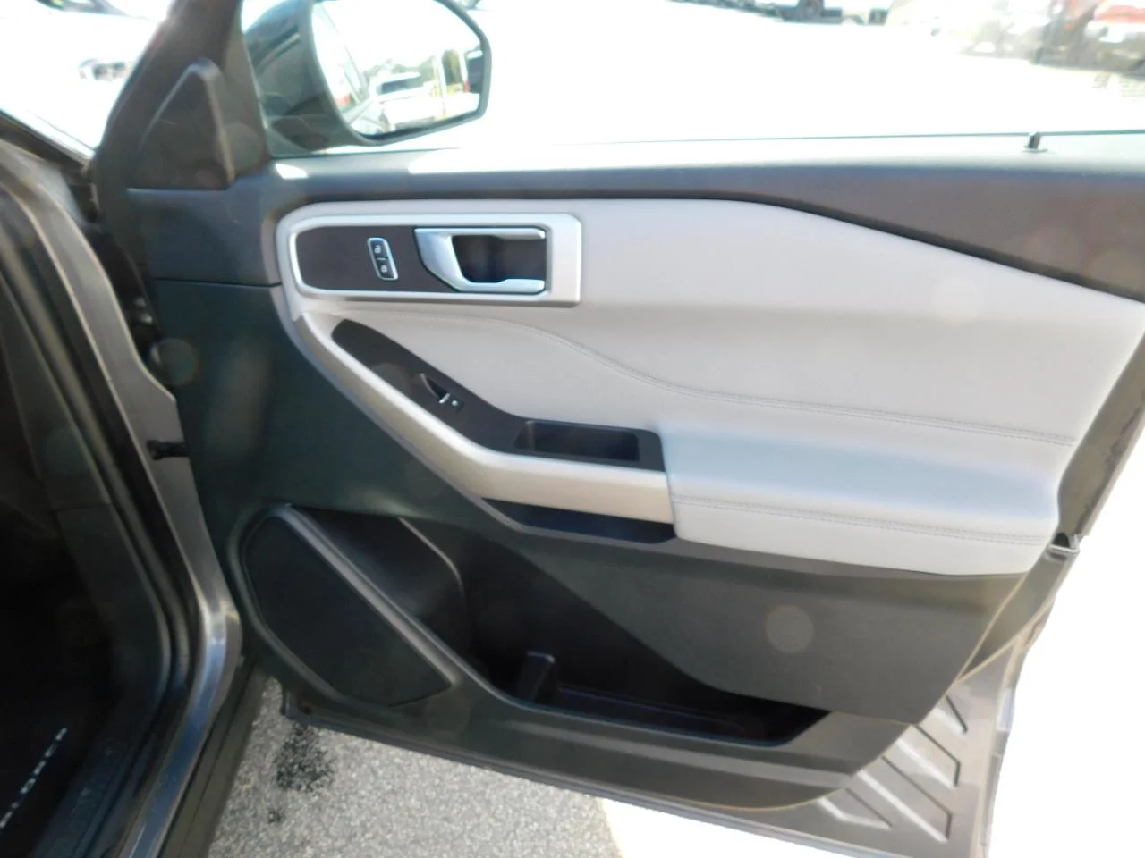 Used 2024 Carbonized Gray Metallic Ford XLT RWD image 17