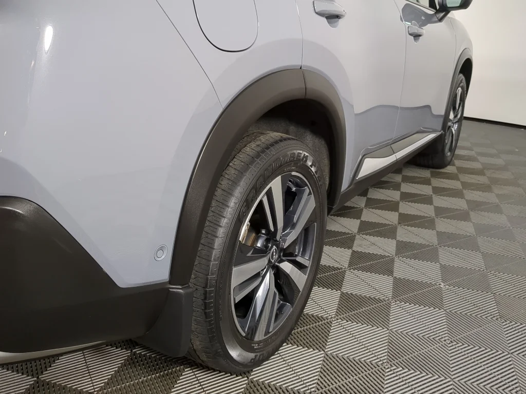 Certified Used 2023 Boulder Gray Pearl Nissan Platinum image 9