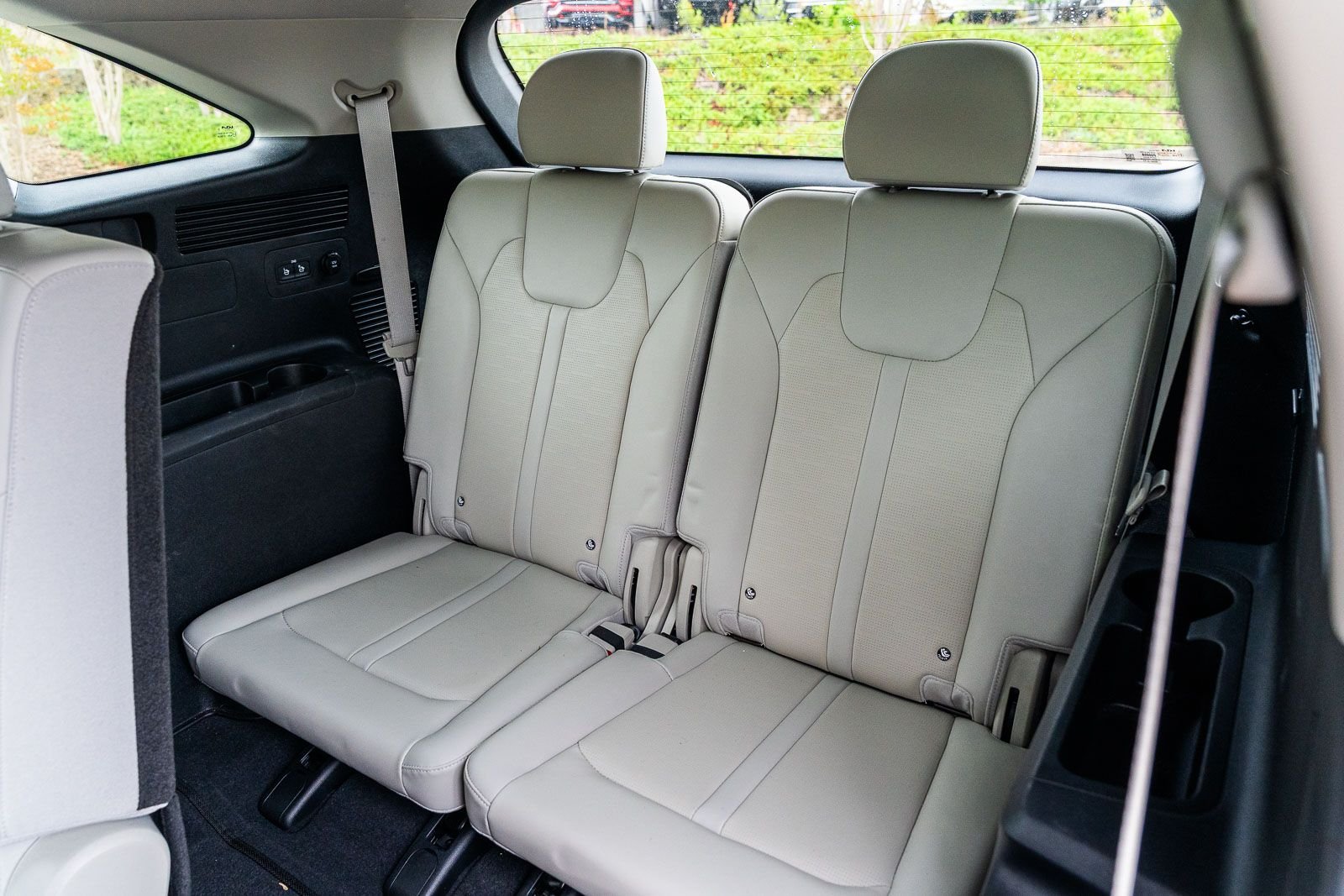 Used 2025 Black Kia S image 17