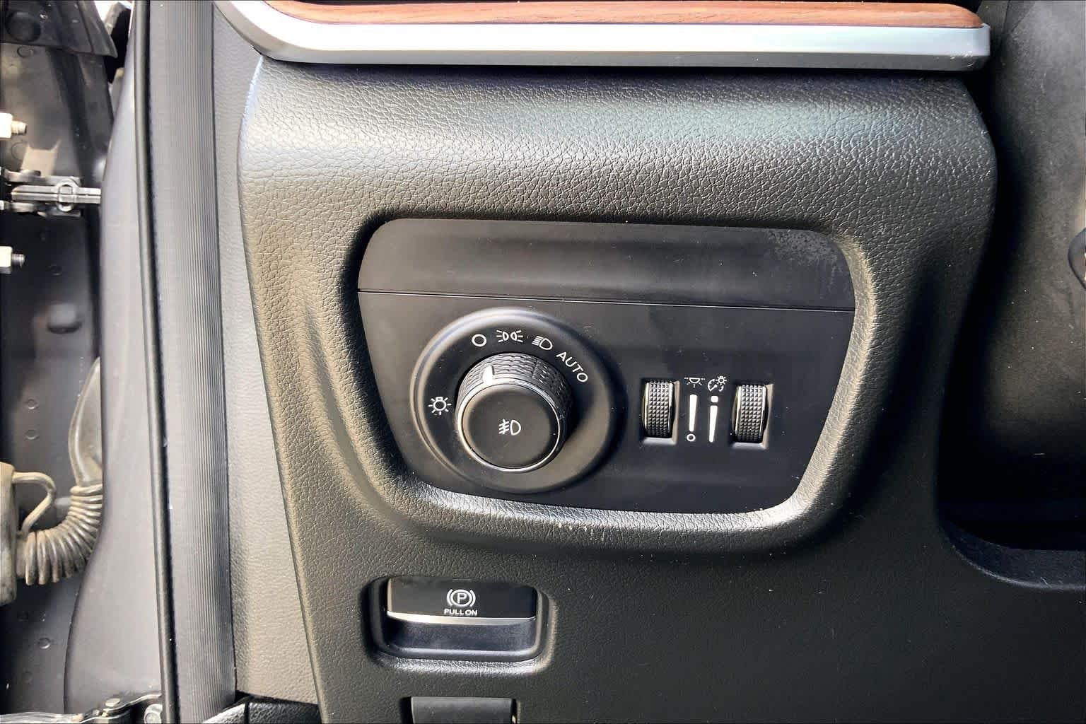 Used 2022 Baltic Gray Metallic Clearcoat Jeep Summit image 33