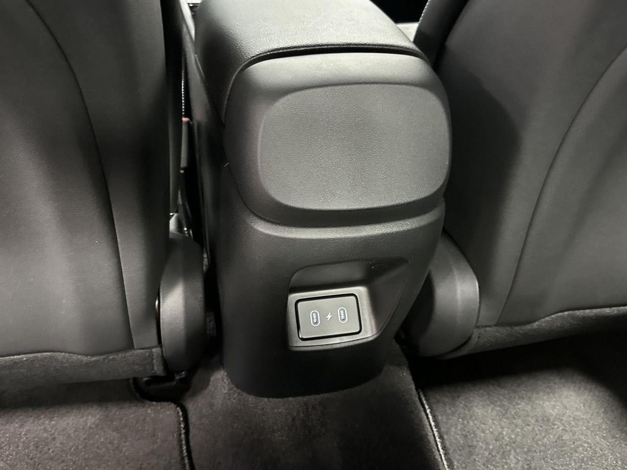 New 2026 Atlas White Hyundai Sedan image 16