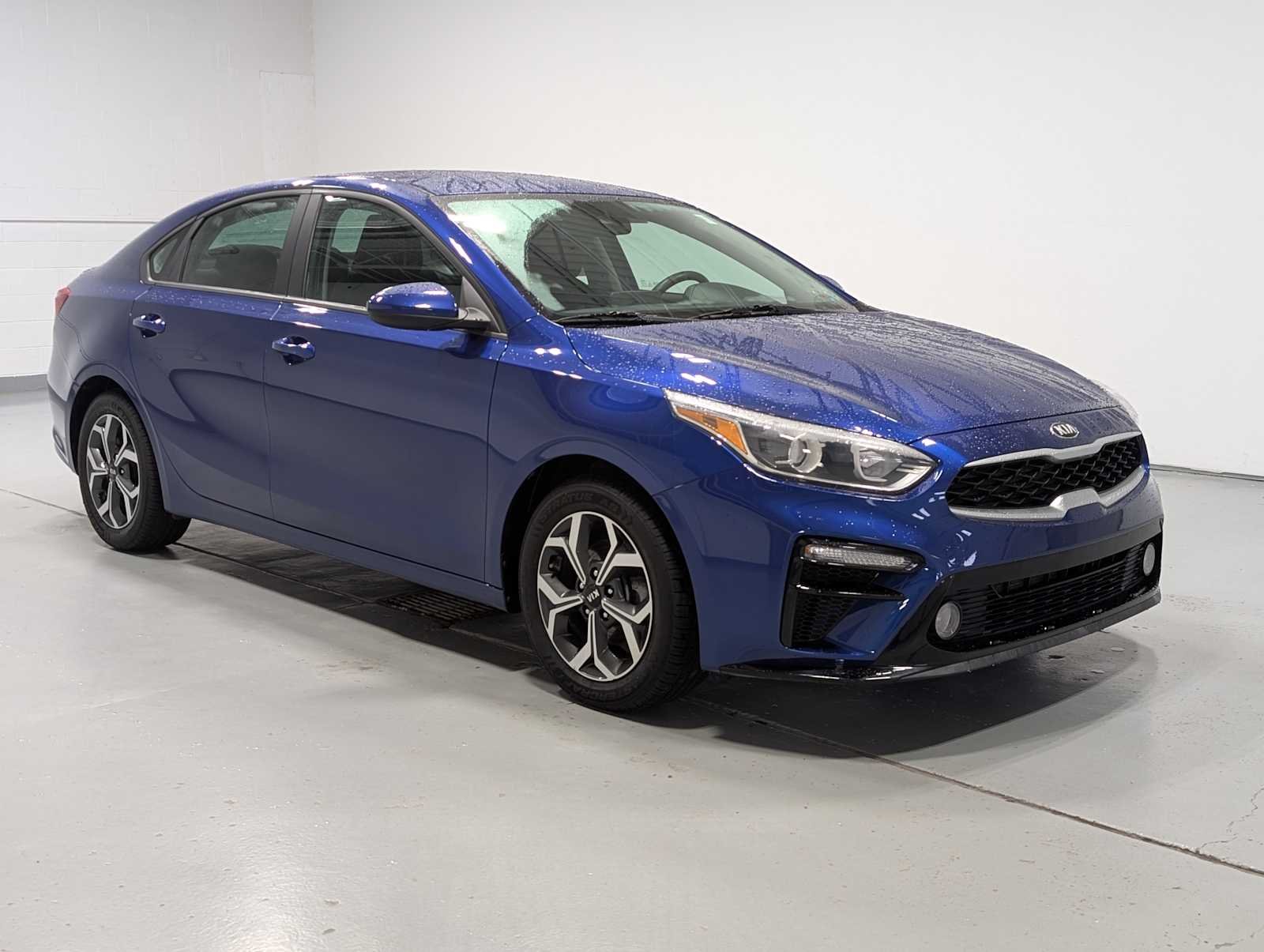 Used 2020 Deep Sea Blue Kia LXS image 6