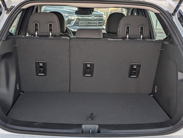 2027 Chevrolet Bolt LT - Photo 9