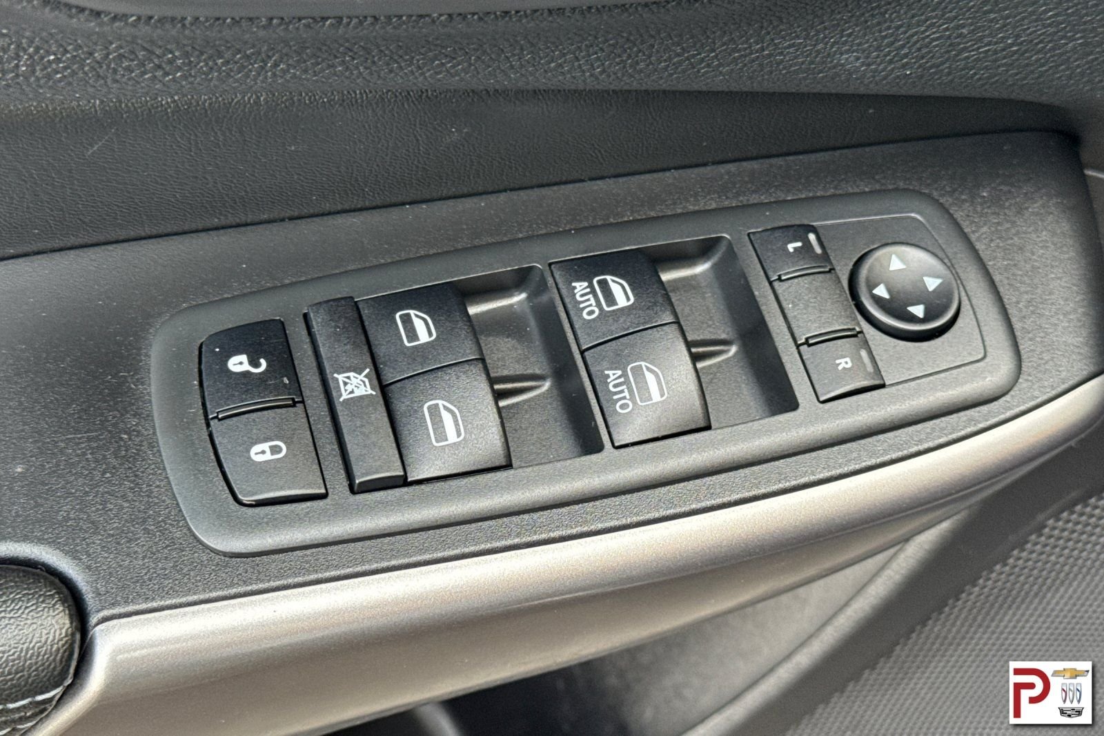 Used 2019 Gray Jeep Latitude Plus image 12