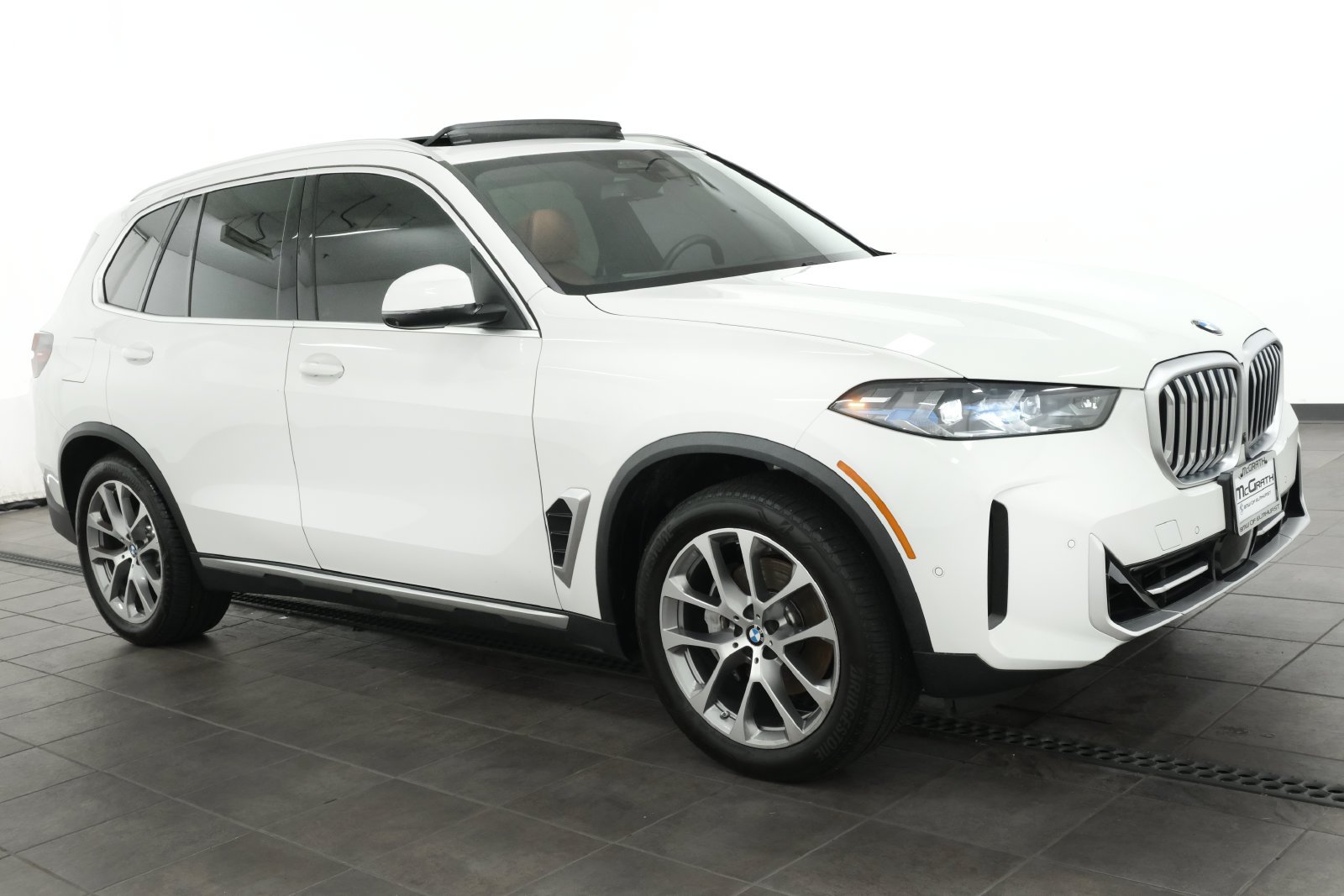 Used 2024 Alpine White BMW xDrive40i image 7