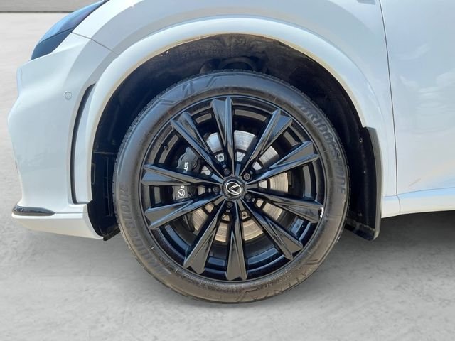 Used 2024 White Lexus 500h F SPORT Performance image 22