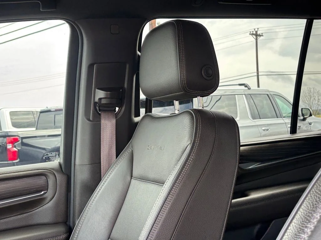 Used 2022 Black GMC Denali image 11