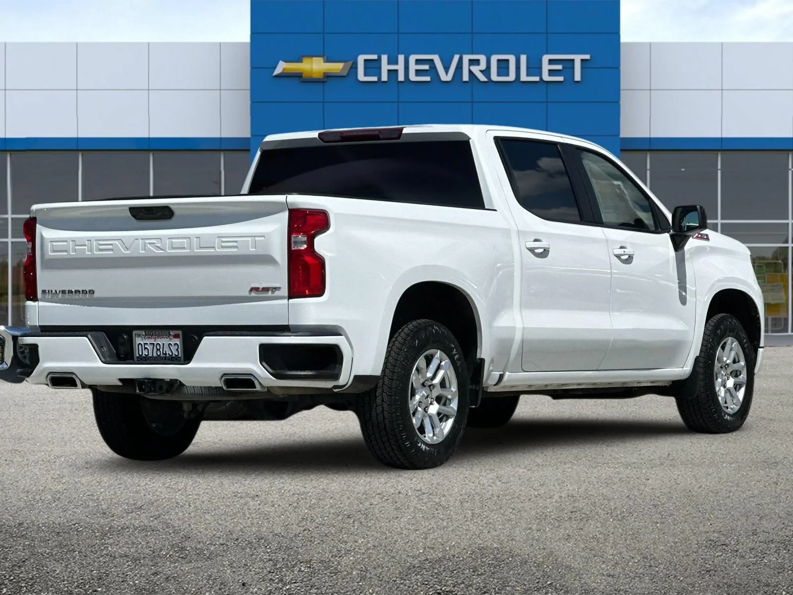 Used 2022 Summit White Chevrolet RST image 4