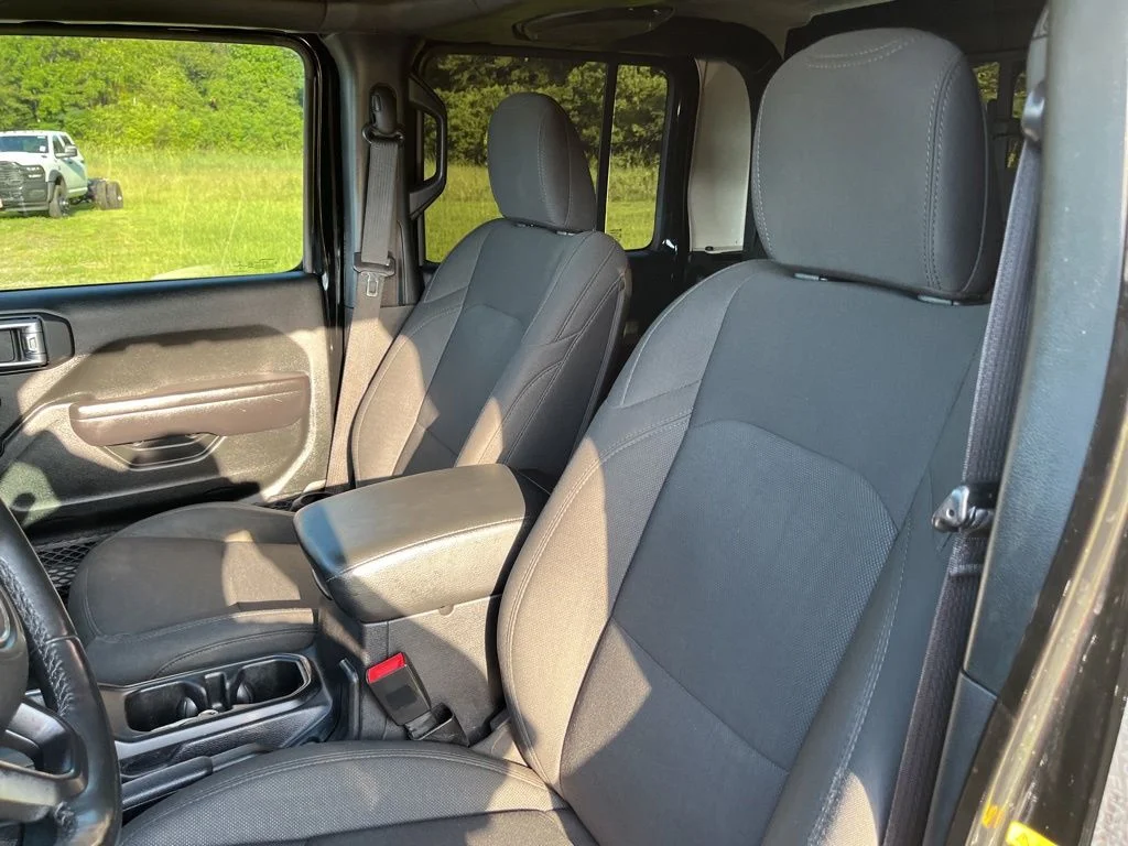 Used 2020 Black Jeep Sport image 13