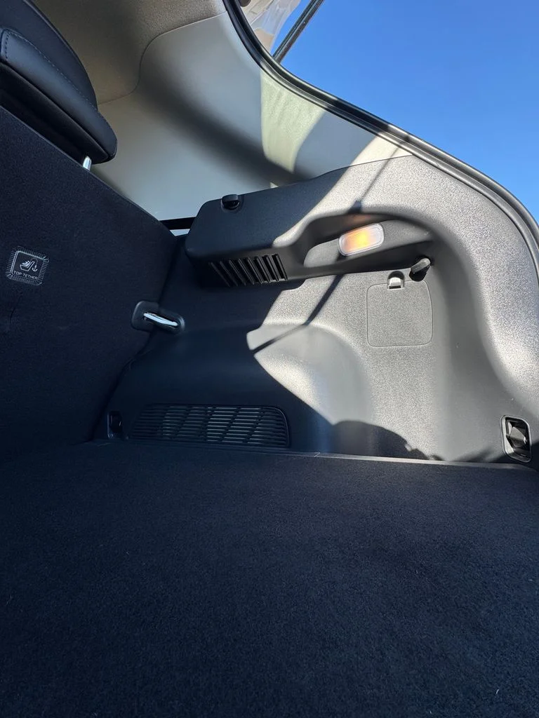 Used 2023 White Kia EX image 12