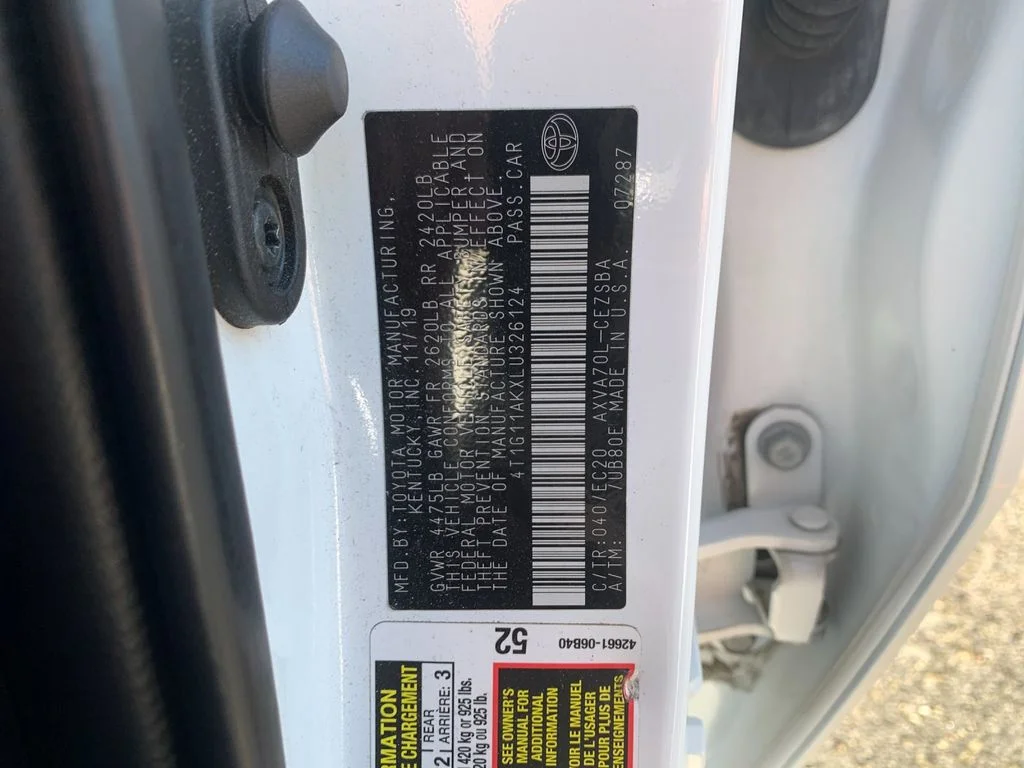 Used 2020 White Toyota SE Nightshade image 33
