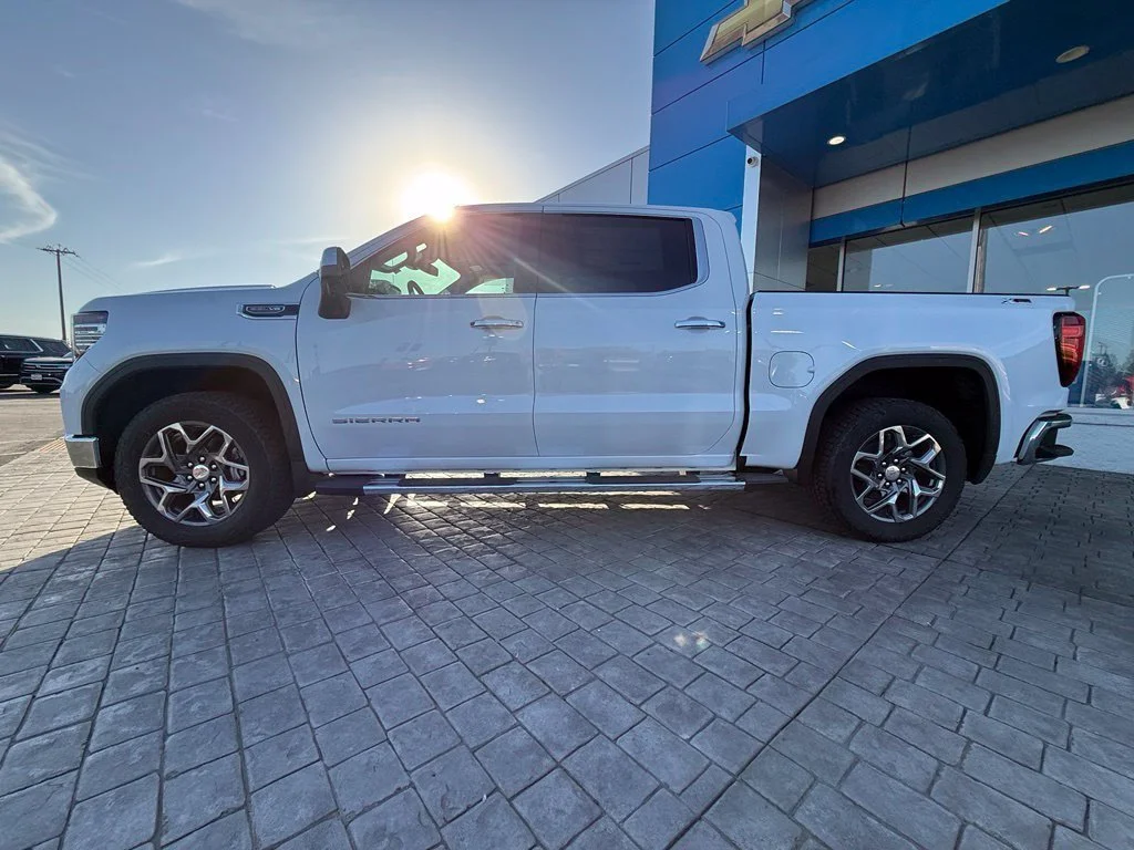 New 2026 Glacier White Tricoat GMC SLT image 7