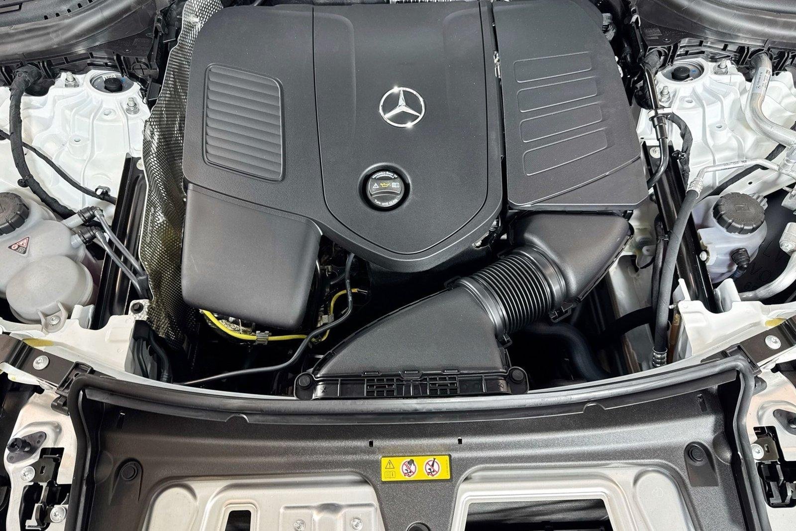 New 2026 Polar White Mercedes-Benz GLC 300 image 28