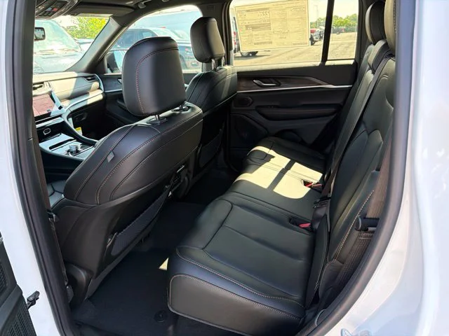 New 2026 White Jeep  image 7