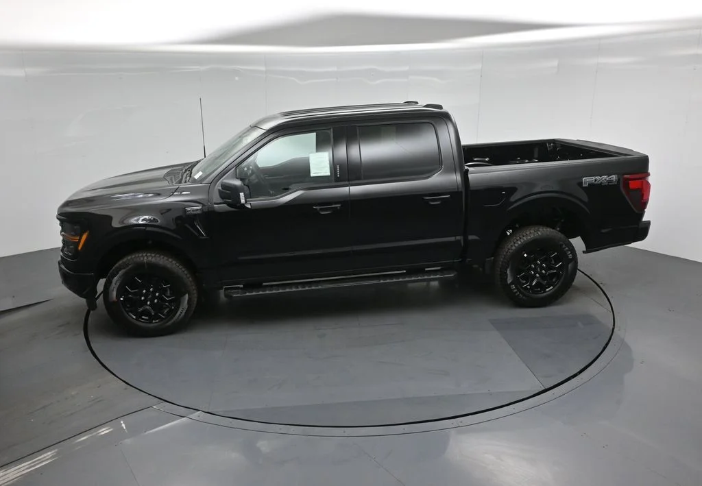 New 2026 Agate Black Metallic Ford XLT image 41