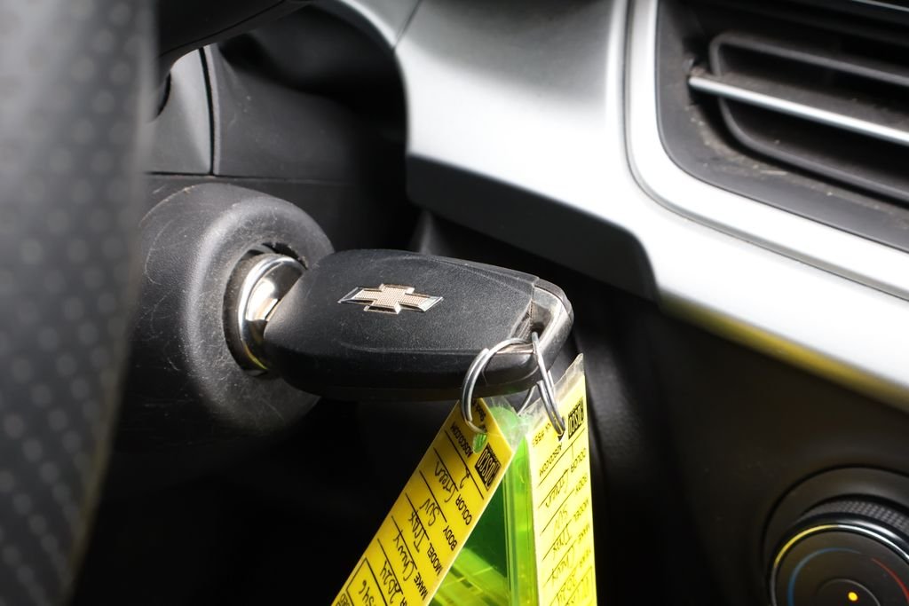 Used 2024 Green Chevrolet 1RS image 27