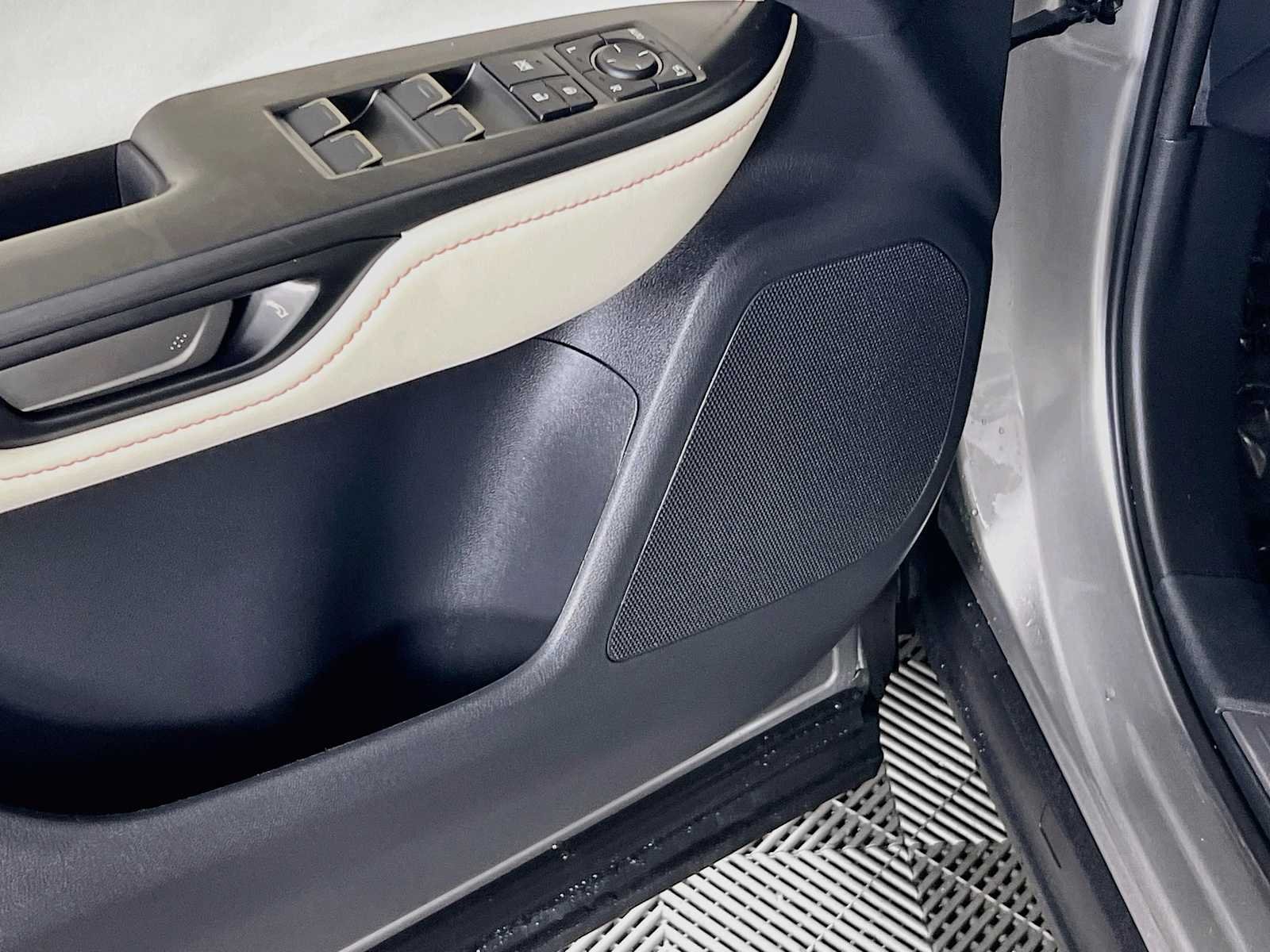 Used 2024 Atomic Silver Lexus Luxury image 19