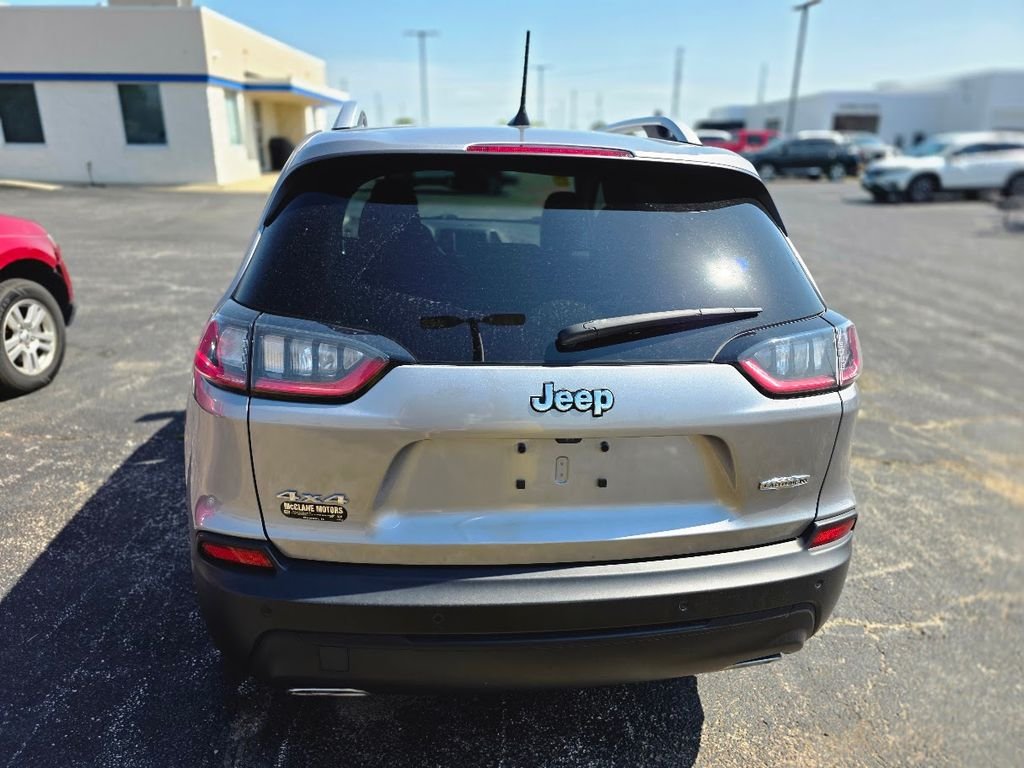 Used 2021 Billet Silver Metallic Clearcoat Jeep Latitude Lux image 2