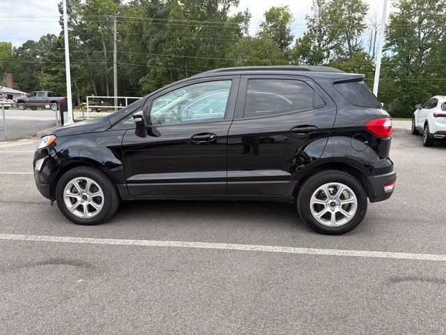 Used 2021 Black Ford SE image 4