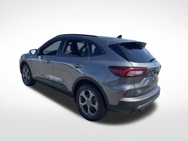 Used 2025 Gray Ford ST-Line Select image 3