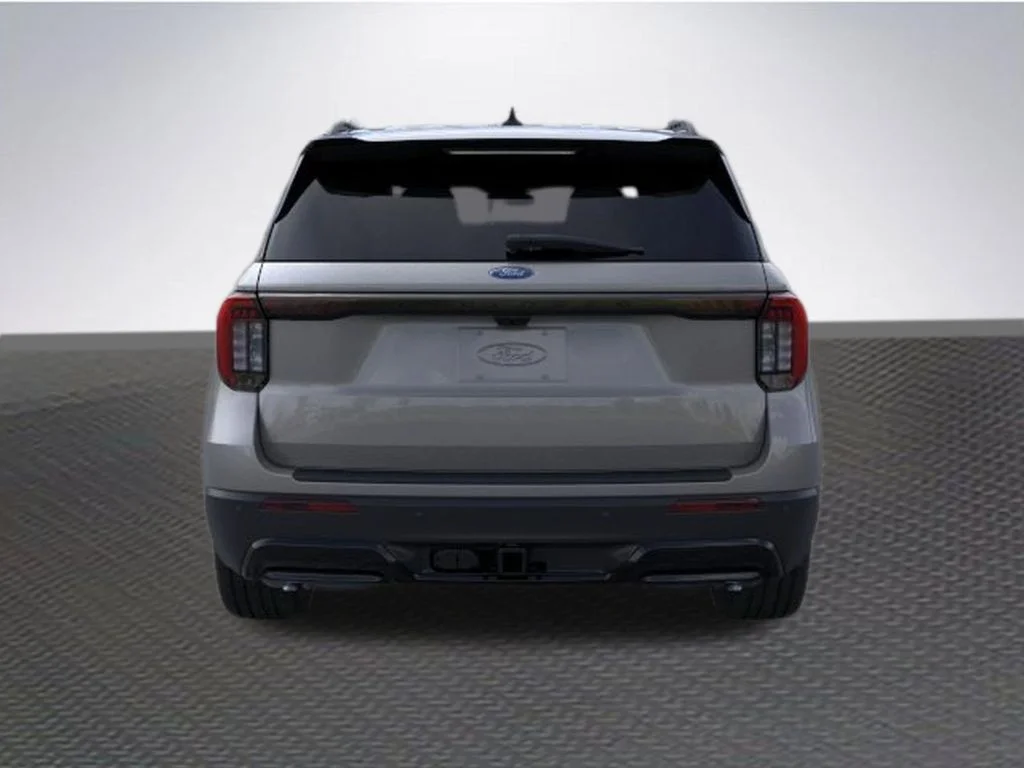 New 2026 Carbonized Gray Metallic Ford ST-Line image 5