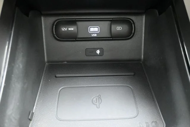 Used 2021 White Kia EX image 31