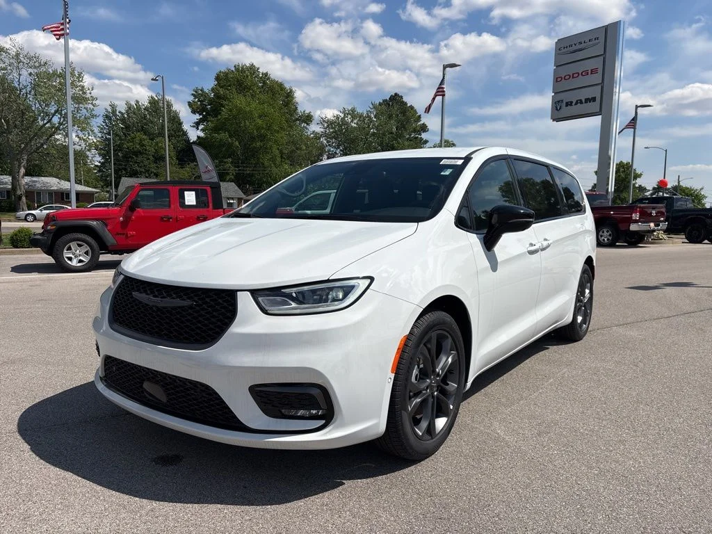 2026 Chrysler Pacifica