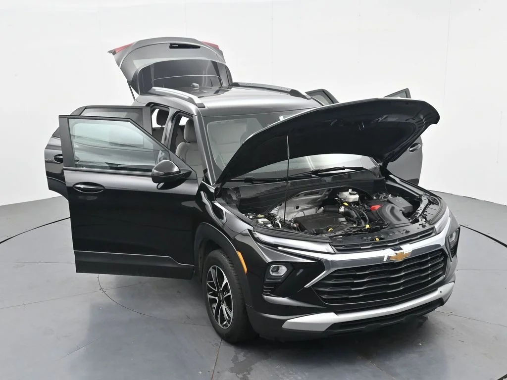 Used 2025 Black Chevrolet LT image 46