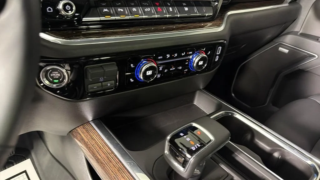 Used 2026 Downpour Metallic GMC Elevation image 23