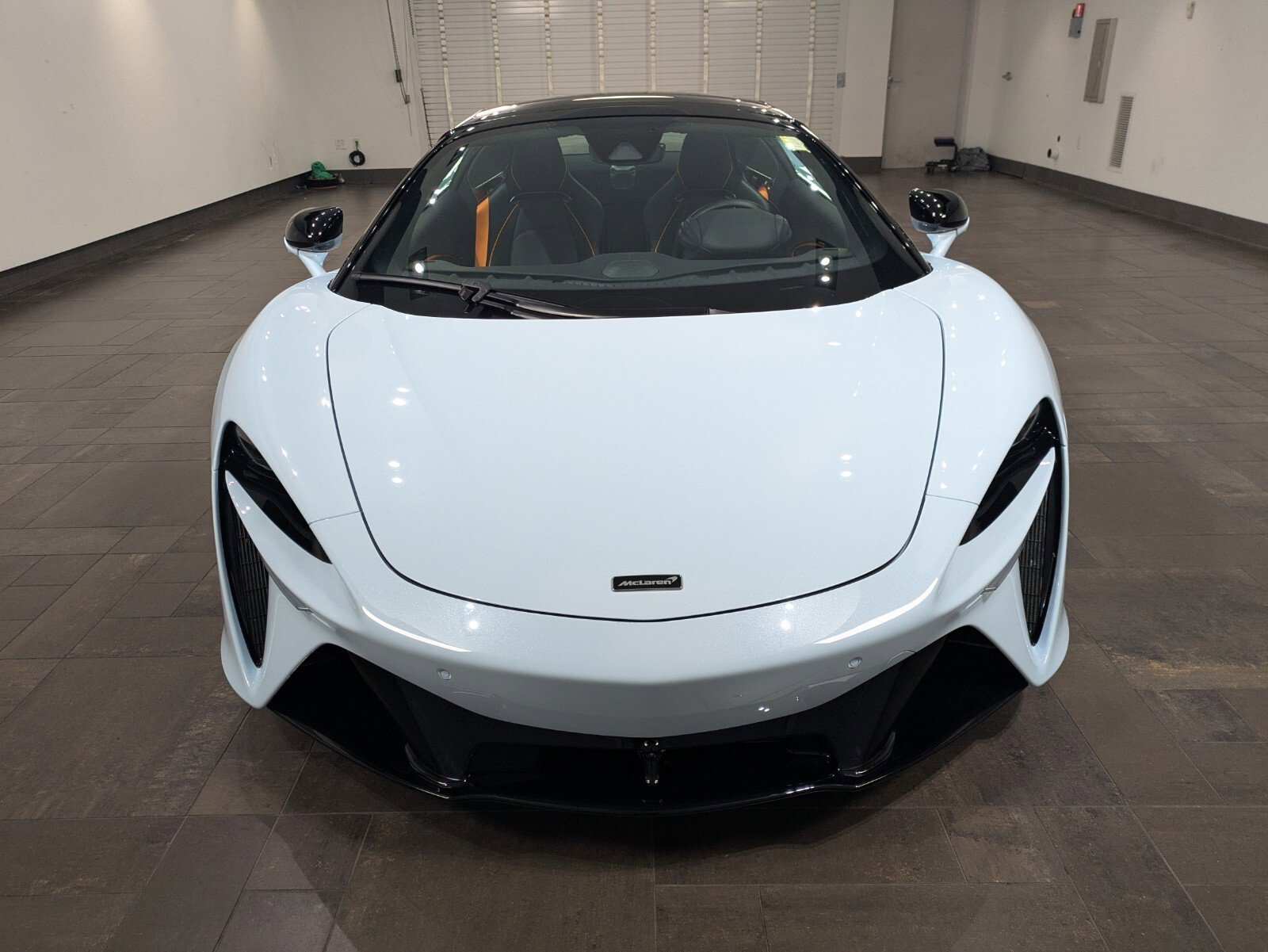 Used 2025 MSO Muriwai White McLaren TechLux Spider image 23