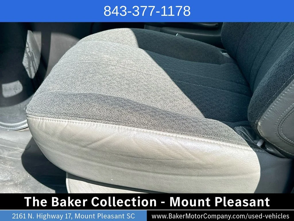 Used 2023 Summit White GMC Work Van image 18
