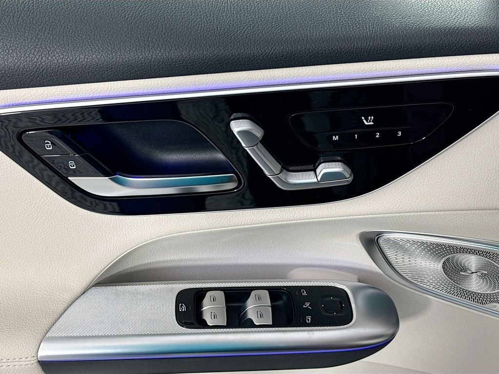 Used 2025 Red Mercedes-Benz GLC 300 image 19