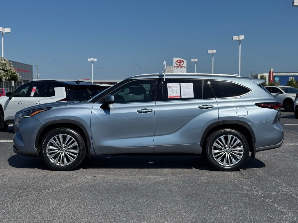 Used 2024  Toyota Platinum image 8