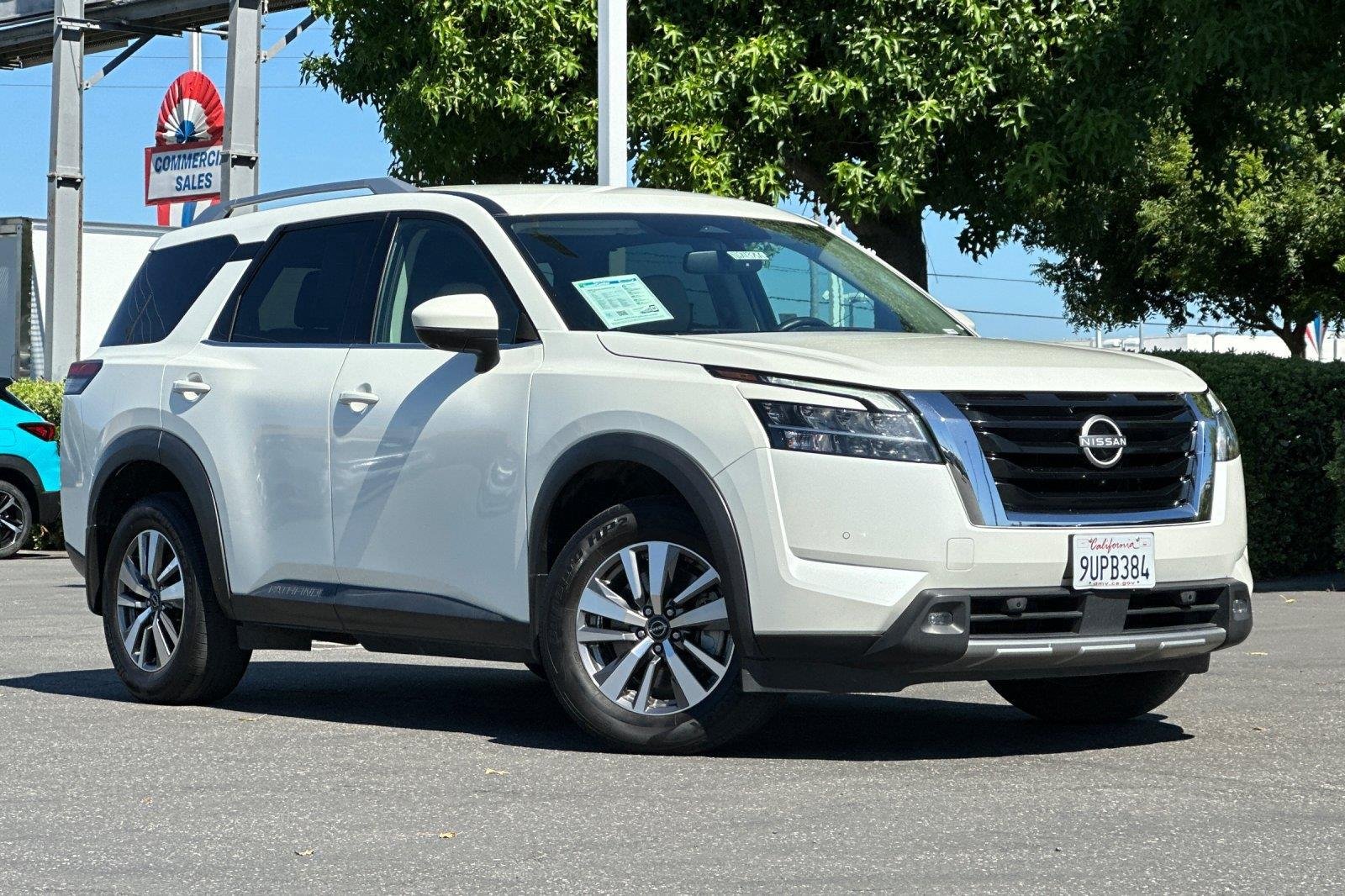 Used 2022 Pearl White Tricoat Nissan SL image 2