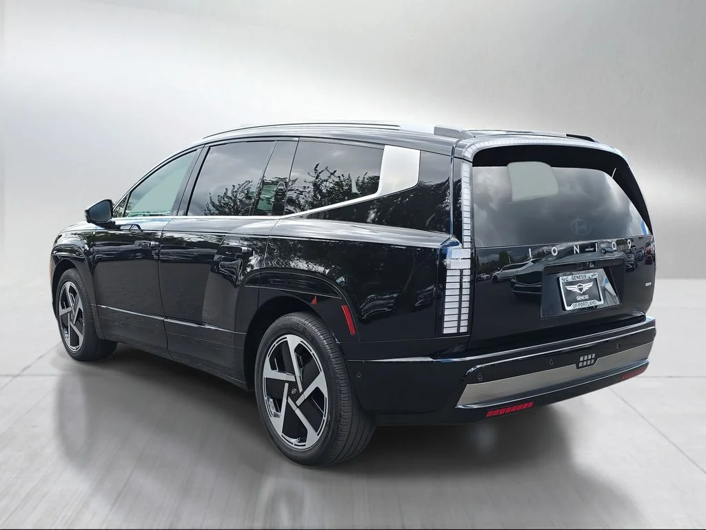 Used 2026 Abyss Black Hyundai Performance Calligraphy image 5