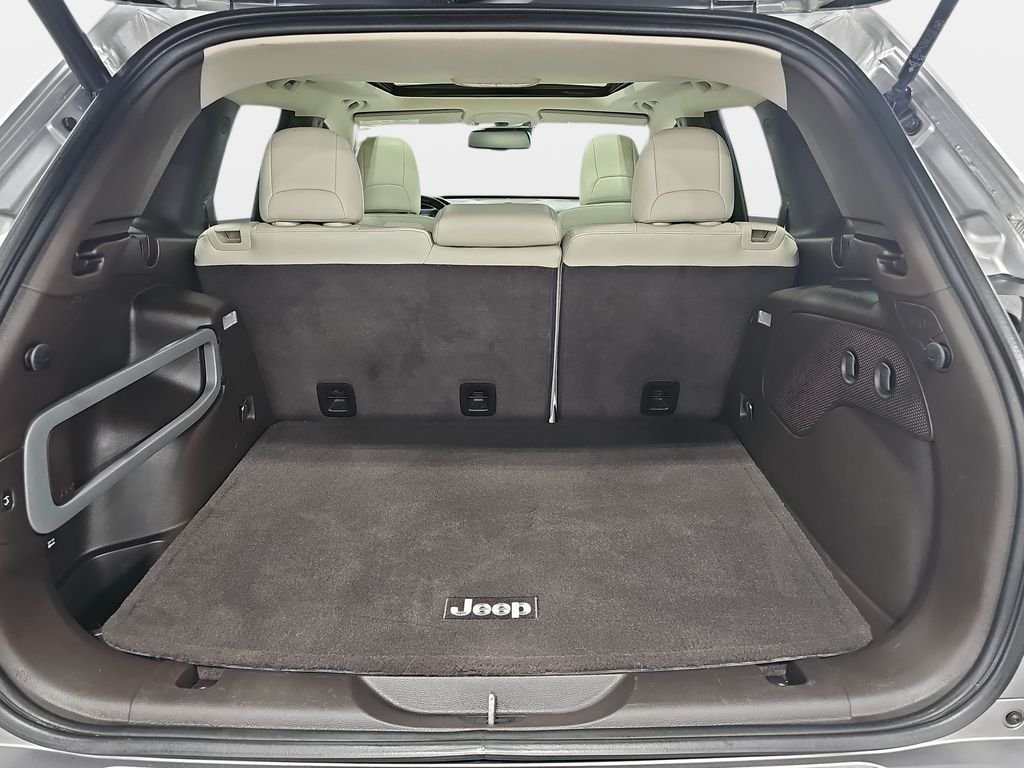 Used 2017 Silver Jeep Overland image 14