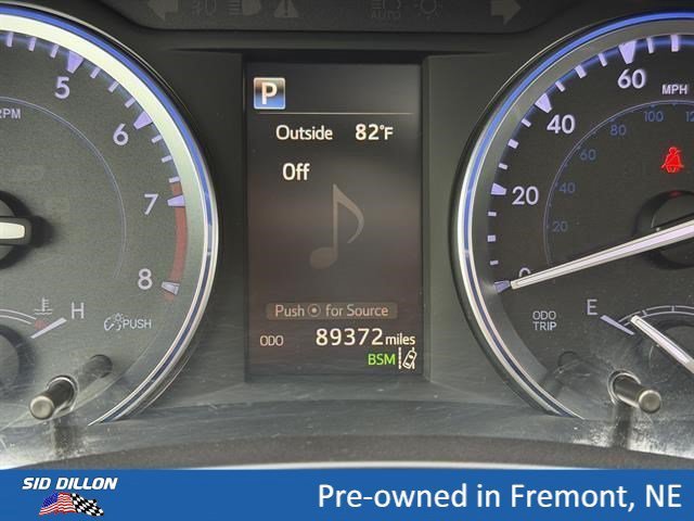 Used 2018 Blizzard Pearl Toyota XLE image 21