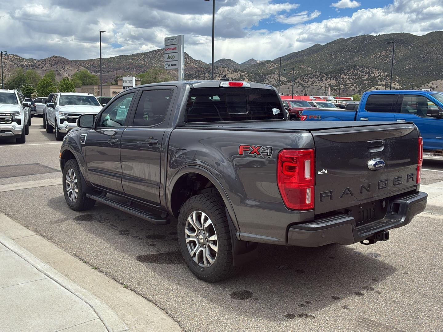 Used 2020 Magnetic Ford LARIAT image 4