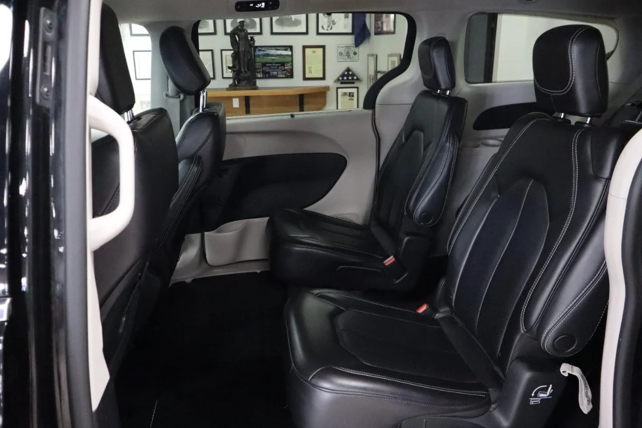 Used 2023 Brilliant Black Crystal Pearl Coat Chrysler Touring L image 19