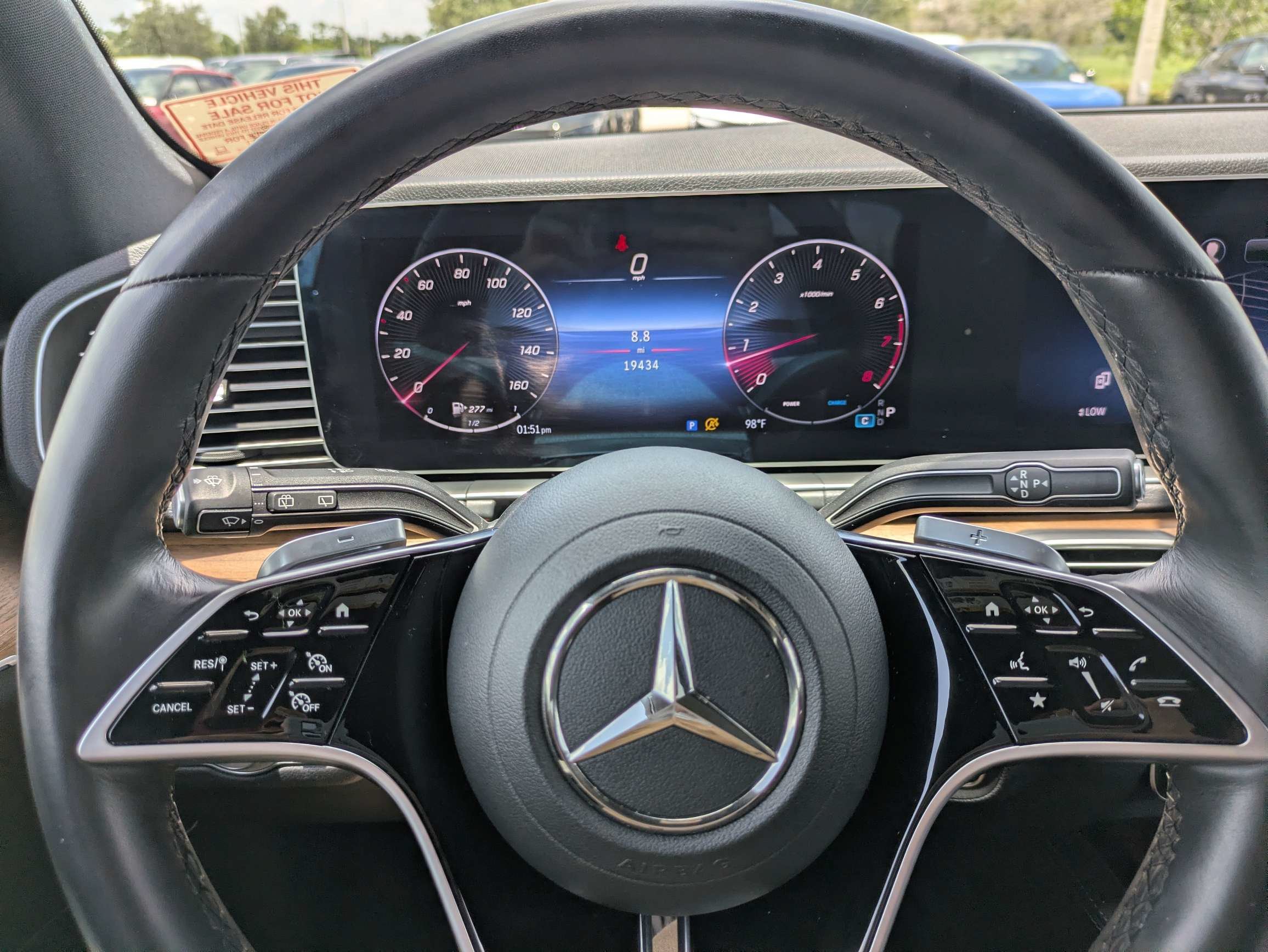 Used 2025 Obsidian Black Metallic Mercedes-Benz GLE 350 image 32