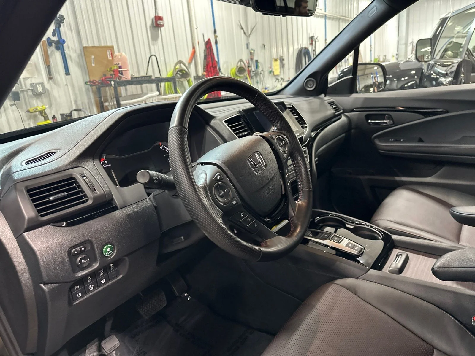 2023 Honda Ridgeline Black Edition - Photo 11